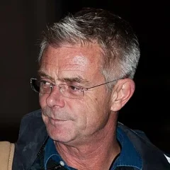 Stephen Daldry height profile photo