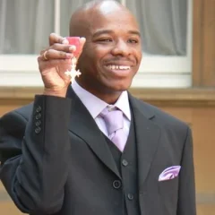 Stephen Wiltshire height profile photo