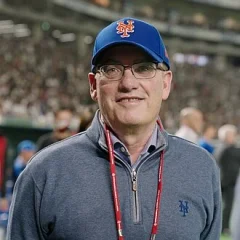Steve Cohen (businessman) height profile photo