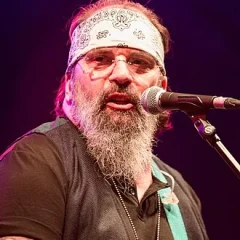 Steve Earle height profile photo