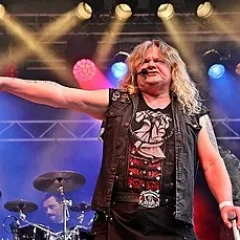 Steve Grimmett height profile photo