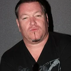 Steve Harwell height profile photo