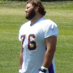 Steve Hutchinson (American football) height profile photo