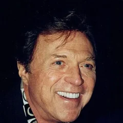 Steve Lawrence height profile photo