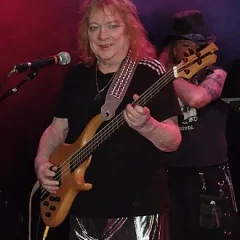Steve Priest height profile photo