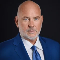 Steve Schmidt height profile photo