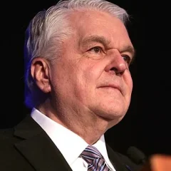 Steve Sisolak height profile photo