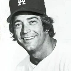 Steve Yeager height profile photo