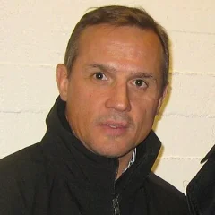 Steve Yzerman height profile photo