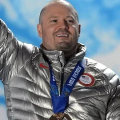 Steven Holcomb height profile photo
