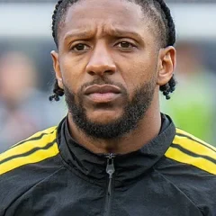 Steven Moreira height profile photo