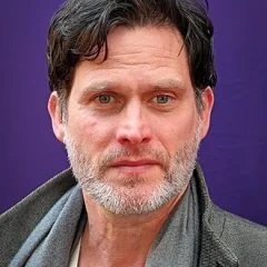 Steven Pasquale height profile photo