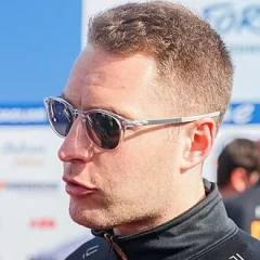 Stoffel Vandoorne height profile photo