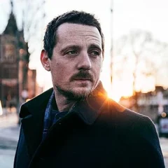 Sturgill Simpson height profile photo