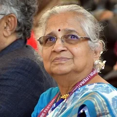 Sudha Murty height profile photo