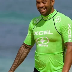 Sunny Garcia height profile photo