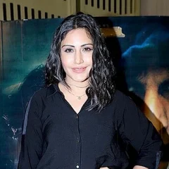 Surbhi Chandna height profile photo