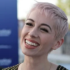 SuRie height profile photo