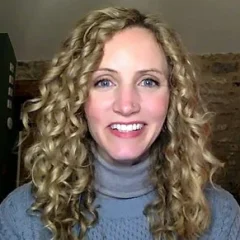 Suzannah Lipscomb height profile photo