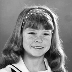 Suzanne Crough height profile photo