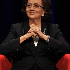 Suzanne Mubarak height profile photo