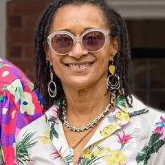 Suzanne Packer height profile photo