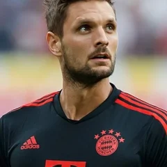 Sven Ulreich height profile photo