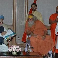 Swaroopanand Saraswati height profile photo