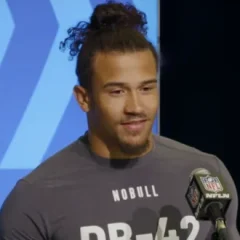 Sydney Brown (American football) height profile photo