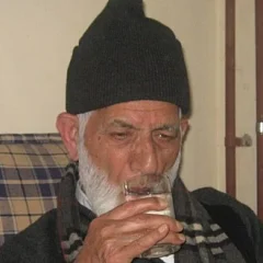 Syed Ali Shah Geelani height profile photo
