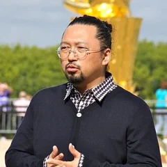 Takashi Murakami height profile photo