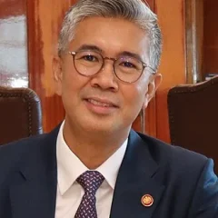 Tengku Zafrul Aziz height profile photo