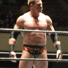 Test (wrestler) height profile photo