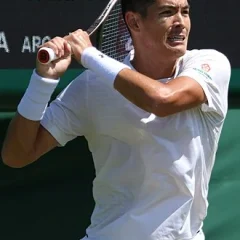 Thai-Son Kwiatkowski height profile photo