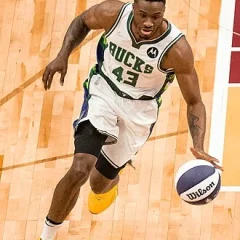 Thanasis Antetokounmpo height profile photo