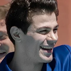 Theo Evan height profile photo