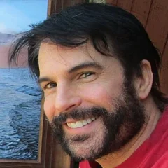 Thom Bierdz height profile photo