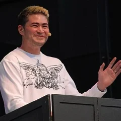 Thomas Beatie height profile photo