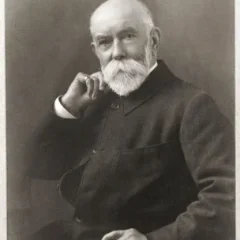 Thomas Burberry height profile photo