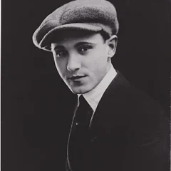 Thomas Lyle Williams height profile photo