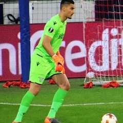 Thomas Strakosha height profile photo