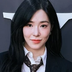 Tiffany Young height profile photo