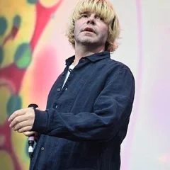 Tim Burgess (musician) height profile photo
