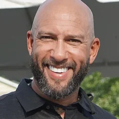 Tim Howard height profile photo