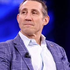 Tim Kennedy (fighter) height profile photo