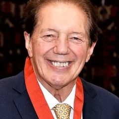 Tim Shadbolt height profile photo