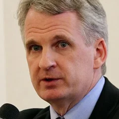 Timothy Snyder height profile photo