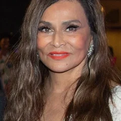 Tina Knowles height profile photo