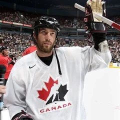 Todd Bertuzzi height profile photo