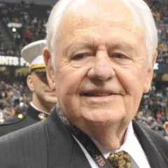 Tom Benson height profile photo